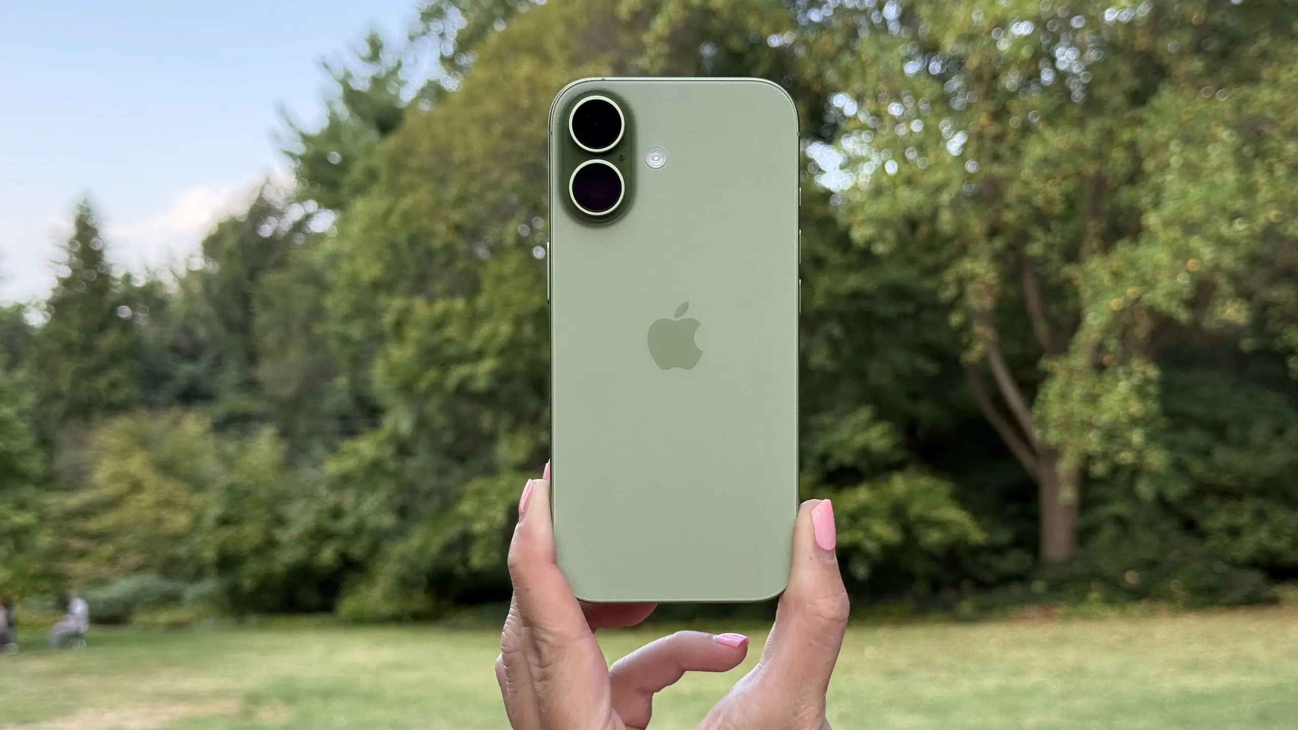 T-Mobile just brought back its best iPhone 17 deal ever — you don't even need to trade-in to get the device included with a new line now