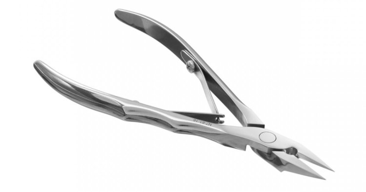 Best Curved Nail Clippers for Perfectly Trimmed Nails New York